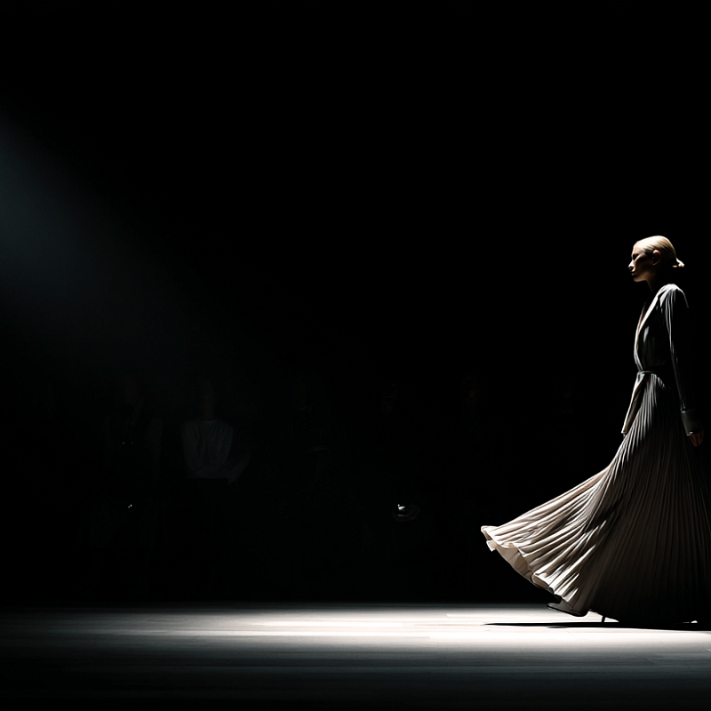 Приглашаем на FASHION V-SHOW 2025: Shades of Elegance